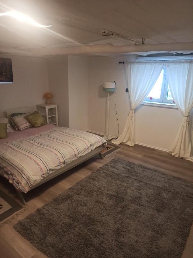 1 Oder 2 Monteurzimmer Nahe Flughafen Homestay